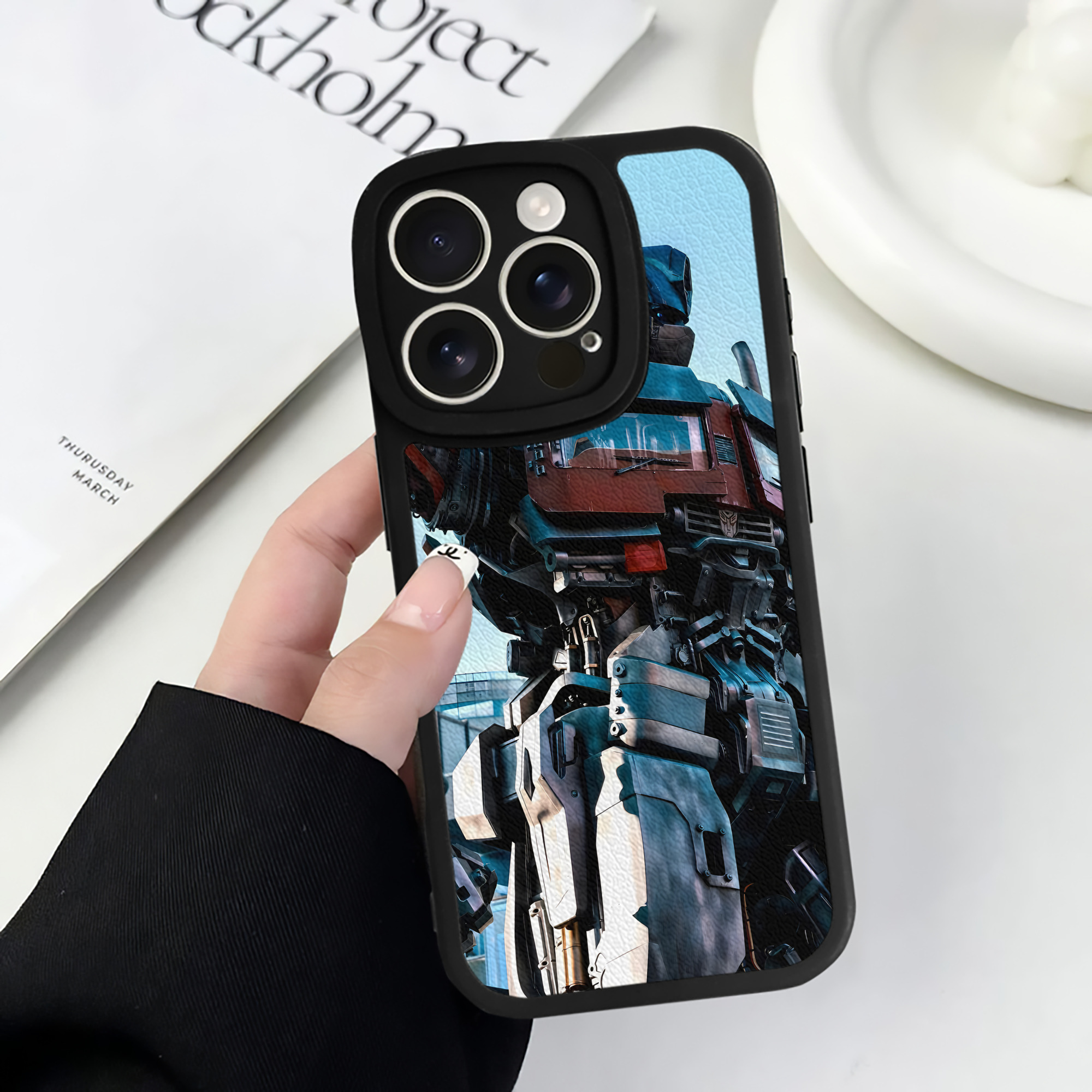 （画像用） Transformers トランスフォーマー 【iPhone 16シリーズ対応】シリコンスマホケース（レザー調） 材質：シリコン